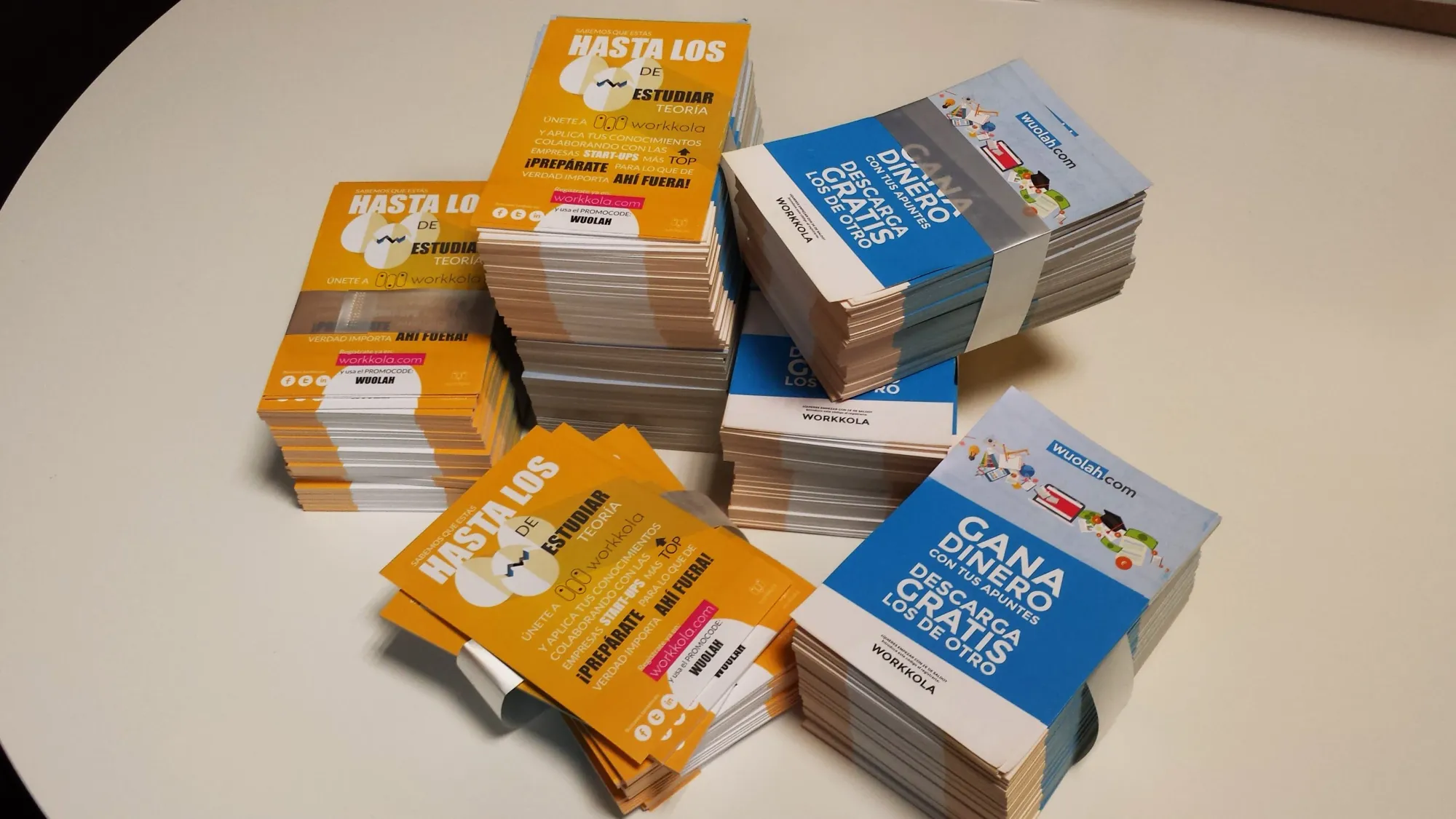 Los folletos y flyers de Wuolah usados como marketing de guerrilla durante sus primeros años de expansión y crecimiento por España